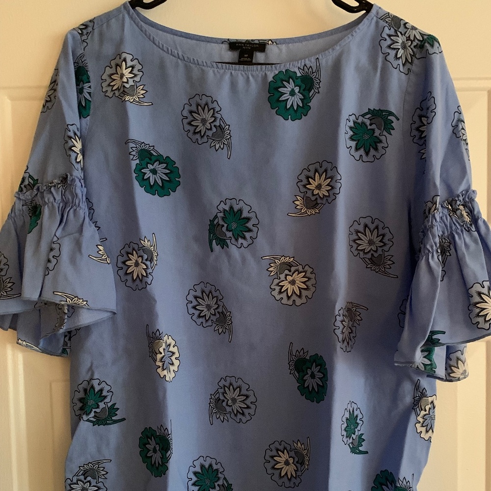 LOFT l Blue Floral Ruffle Sleeve Top | MP